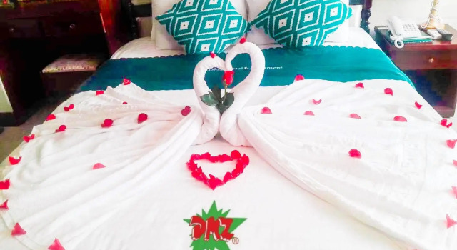 Семейный номер Standard DMZ Hotel ,Central Hue ,Near Perfume River