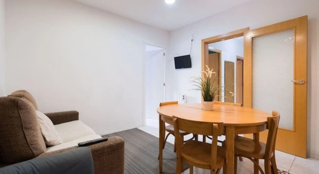 Barcelona Hotel Colonial, Забронировать Отель Отели Барселоны 3 звезды, рядом с Sala Cultural de la Caja de Madrid, 3*