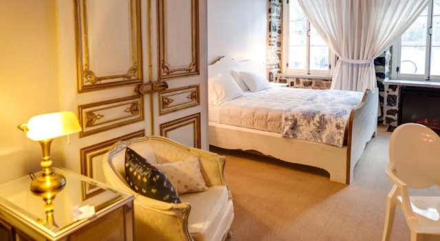 Полулюкс Auberge Place dArmes