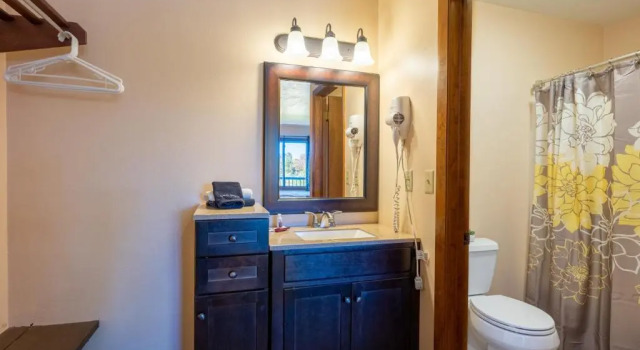 Четырёхместный номер Standard Sister Bay Inn