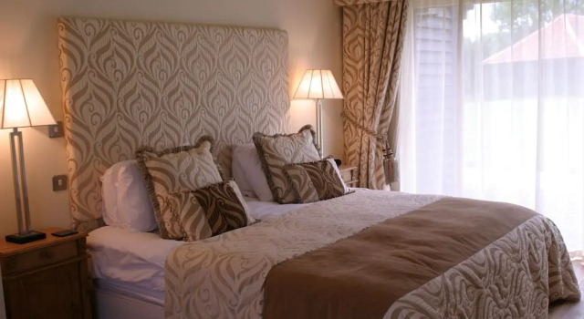 Номер Executive Channels Hotel