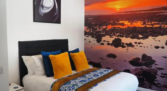 Beautiful 2BD Coastal Hideaway Central Worthing