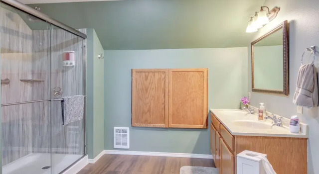 Коттедж с 3 комнатами с балконом Updated Coos Bay Home ~ 2 Mi to Pacific Ocean