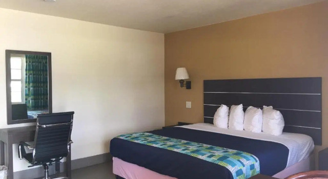 Четырёхместный номер Standard American Inn Punta Gorda