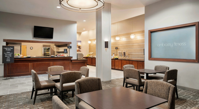Embassy Suites Brunswick, Buchen Sie Hotel Brunswick Georgia