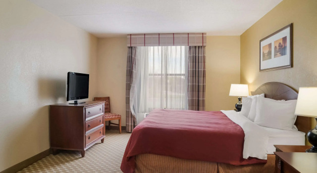 Quality Inn & Suites, Boek Hotel Saginaw Michigan