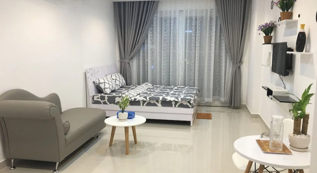 Студия Le Hieu Apartment at Sky Center