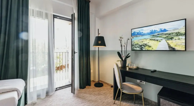 Двухместный номер Classic с балконом HOTEL AGORA Mures