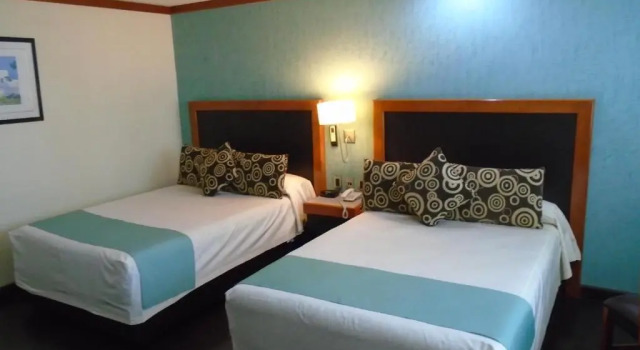 Четырёхместный номер Standard Hotel Abastos Plaza