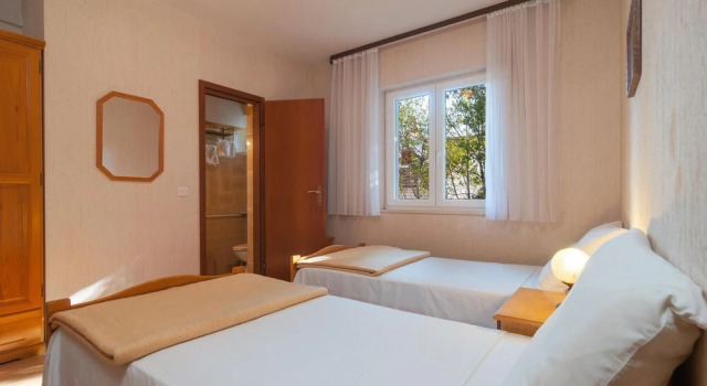 Awesome Apartment in Splitska With 2 Bedrooms and Wifi