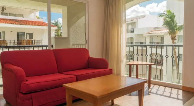 Вилла Deluxe Oceanfront condo at voted best Cancun sandy beach