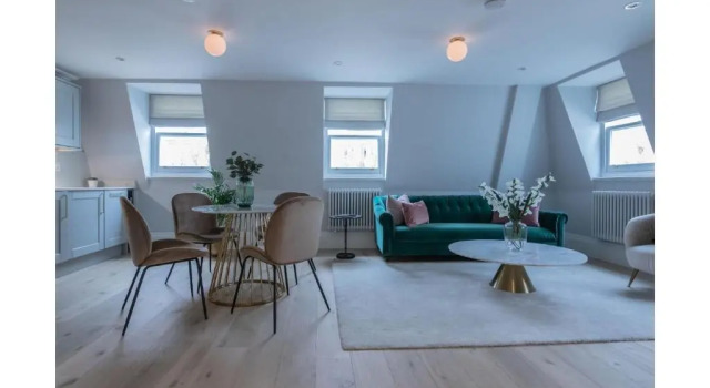 Royal Kensington - Standard 3 bed, Забронировать Отель Отели Лондона 3 звезды, рядом с Здание «Мишлен Хауз», 3*