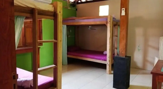 Arjuna Garden Homestay - Hostel, Book Hostel / Vandrerhjem Billige hoteller i Mantrijeron