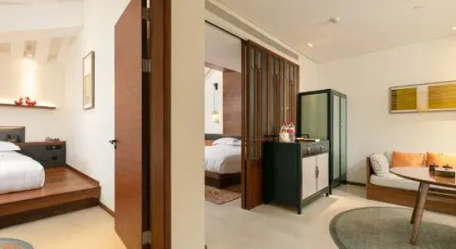 Люкс с 2 комнатами с видом на внутренний двор 西安雅缦东方庭院酒店Yaman Oriental Courtyard Hotel