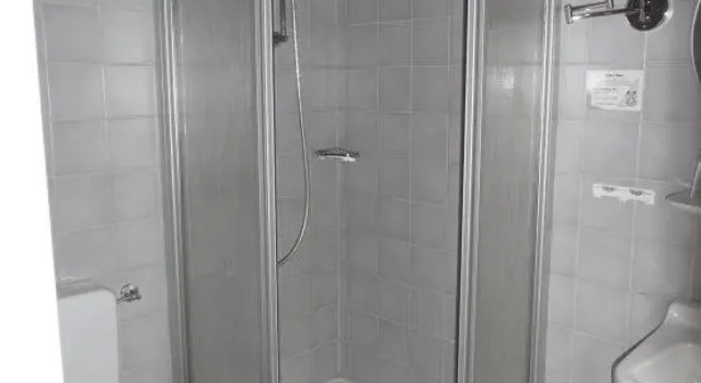 Четырёхместный номер Standard с видом на сад Hotel Edelweiß