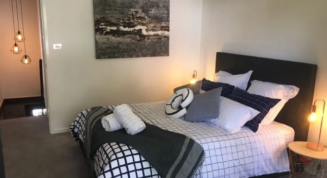 UNIQUE - New York Loft Style Townhouse, Забронировать Дом для отпуска Коттеджи Ньюкастл, Коттедж