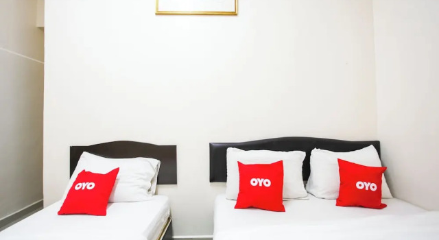 Люкс Superior OYO 89549 Casavilla Hotel  Taiping