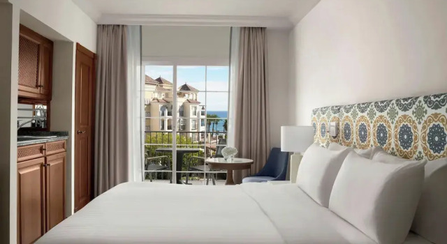 Двухместный номер Standard с балконом и с красивым видом из окна Marriotts Playa Andaluza