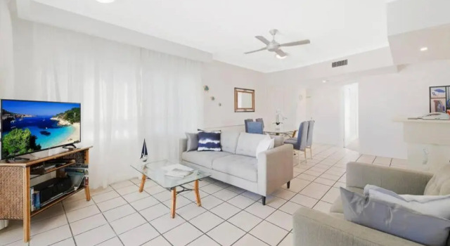 2 Bedroom Alex Unit - Ocean, Pool and Park Views, Prenota Hotel Hotel a Queensland con piscina, Piscina