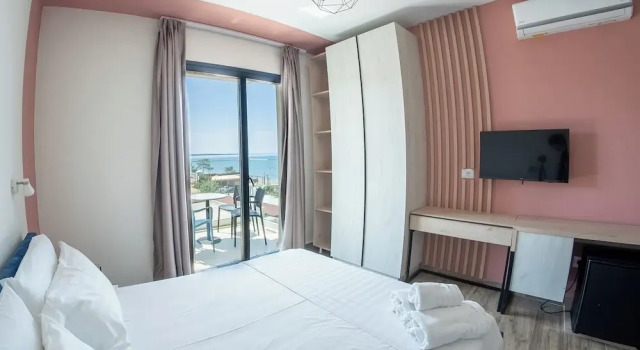 Четырёхместный номер Standard с частичным видом на море Hotel Triumf Shengjin