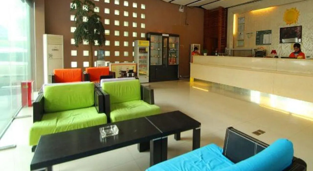7 Days Inn Guangda, Varaa Hotelli Xuhui 