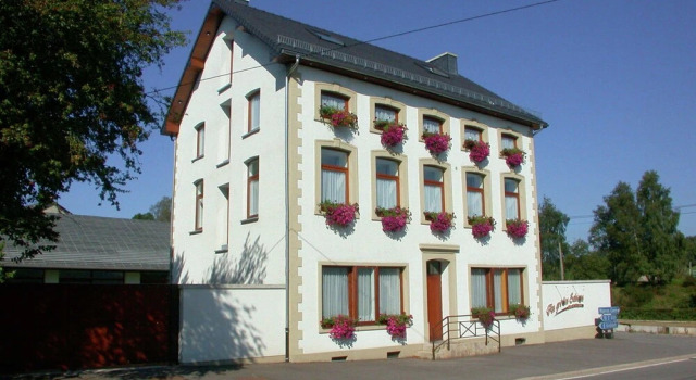 Spacious Holiday Home in Waimes With Heated Indoor Pool, Rezervovat Hotel Hotely v Lutych s parkováním, Parkování