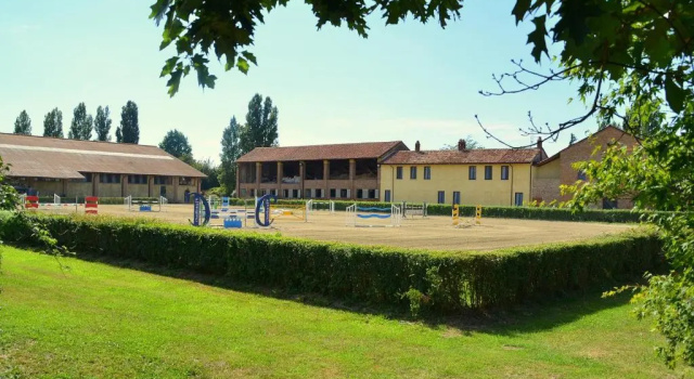 Agriturismo Borgo San Francesco, Book Hotel Basiglio Lombardy