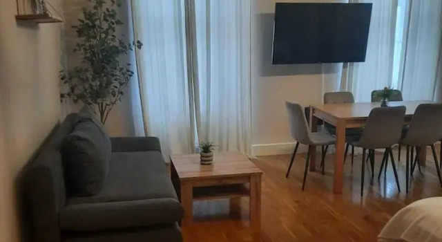 Bright 2BR Apartment Near Main Sights