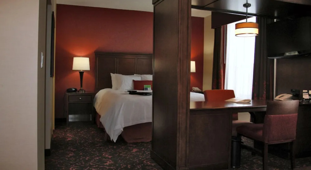 Люкс Hampton Inn by Hilton Edmonton South