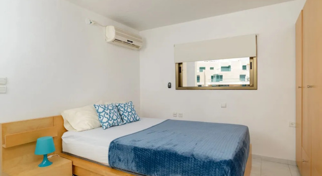 3BR Apt Steps from Sea W Parking