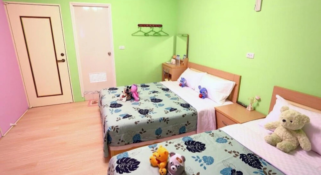 Luxo Quádruplo quarto varanda Leli B&B