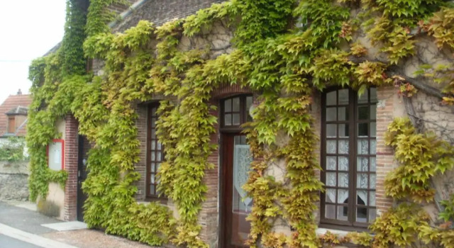 Gîte Saint-Hilaire-sous-Romilly, 4 pièces, 6 personnes - FR-1-543-72, Boek Hotel Hotels in Mesgrigny met parkeren, Parkeren