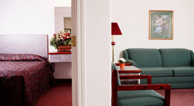 Country Club Inn, Varaa Hotelli Hotellit Lacombe aamiaisella, Aamiainen