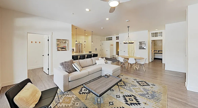 New Listing! Lavish All-season Escape W/ Hot Tub 3 Bedroom Condo, Buchen Sie Ferienwohnung Winter Park 