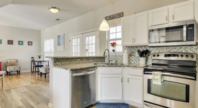 Quiet Oasis in Charlotte! Home Near Uncc Campus, Reservar Casa de férias Charlotte Carolina do Norte