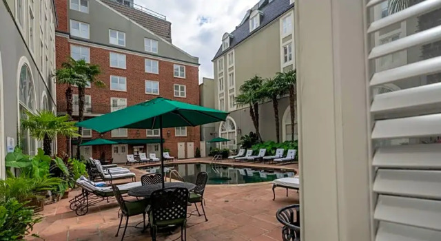 Двухместный номер Standard с видом на бассейн Bourbon Orleans Hotel
