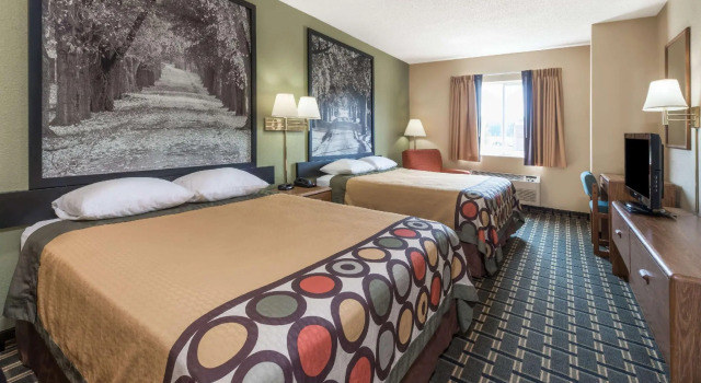 Четырёхместный номер Standard Super 8 by Wyndham Greenville