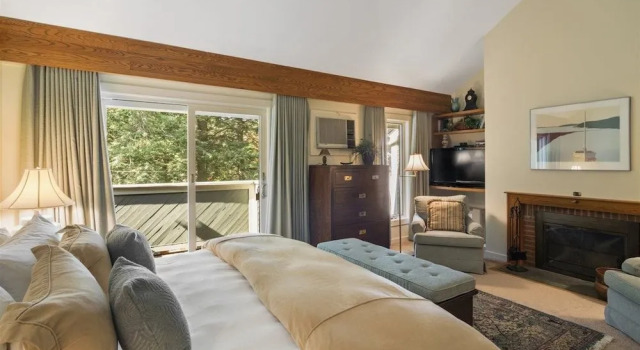 Brookside 2 BR at Topnotch, Varaa Hotelli Hotellit New England uima-altaalla, Uima-allas