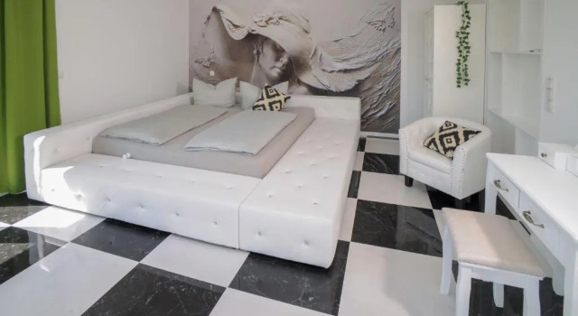 Designloft SH 19 - Upgrade House, Prenota Hotel Hotel a Garz con parcheggio, Parcheggio