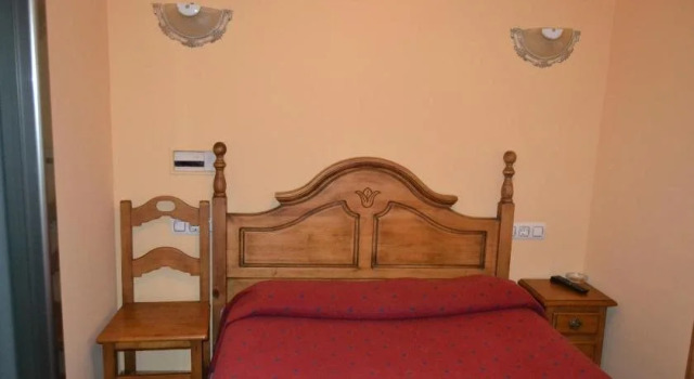 Hostal Arévacos, Забронировать Отель Сория Кастилия и Леон, рядом с Дворец графов Гомара