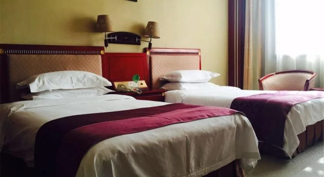 Lan Zhou Fan Dian, Rezerwuj Hotel Hotele 4-gwiazdkowe w Chengguan, 4*