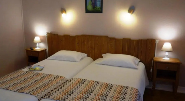 Двухместный номер Standard Logis Hôtel Le Cygne