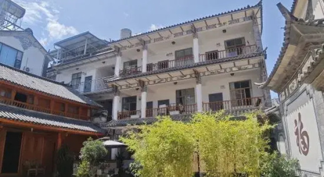 the clouds flower house, Prenota Hotel Dali Yunnan