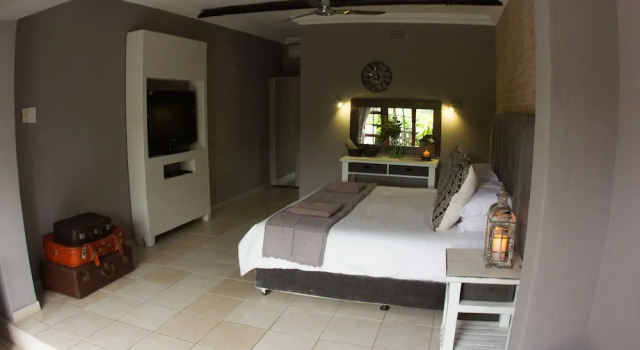 Двухместный номер Comfort с видом на бассейн Umtamvuna River Lodge