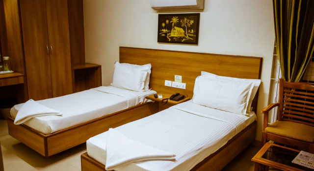 Hotel SPR Inn