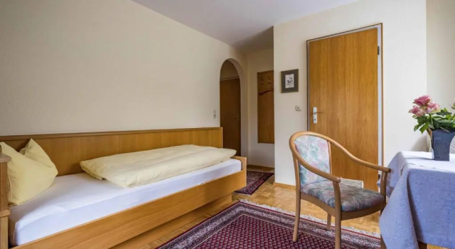 Gästehaus Christa Mauerer, Varaa Hotelli Hotellit Baijeri pysäköinnillä, Pysäköinti