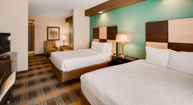 Четырёхместный люкс Best Western Plus Atrium Inn & Suites