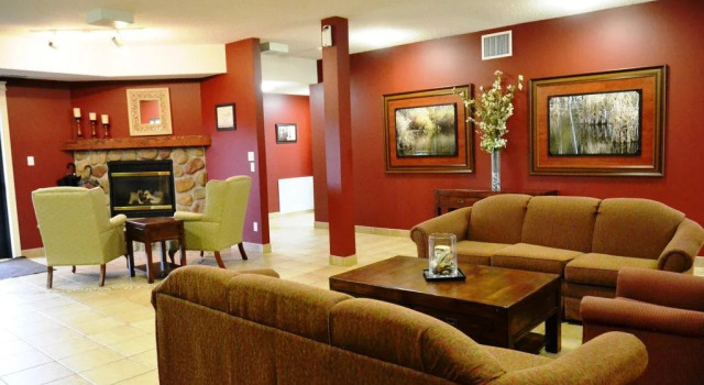 Village Creek Country Inn, Book Hotel Westerose Central Alberta