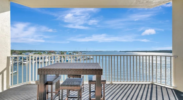 Waterview Balcony HOT TUB Heated Pool Rum Bar