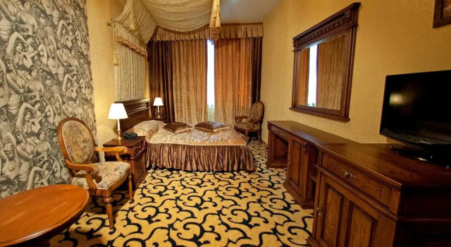 Полулюкс Deluxe Hotel «Купава»